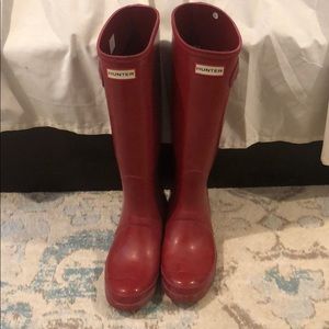 red hunter boots